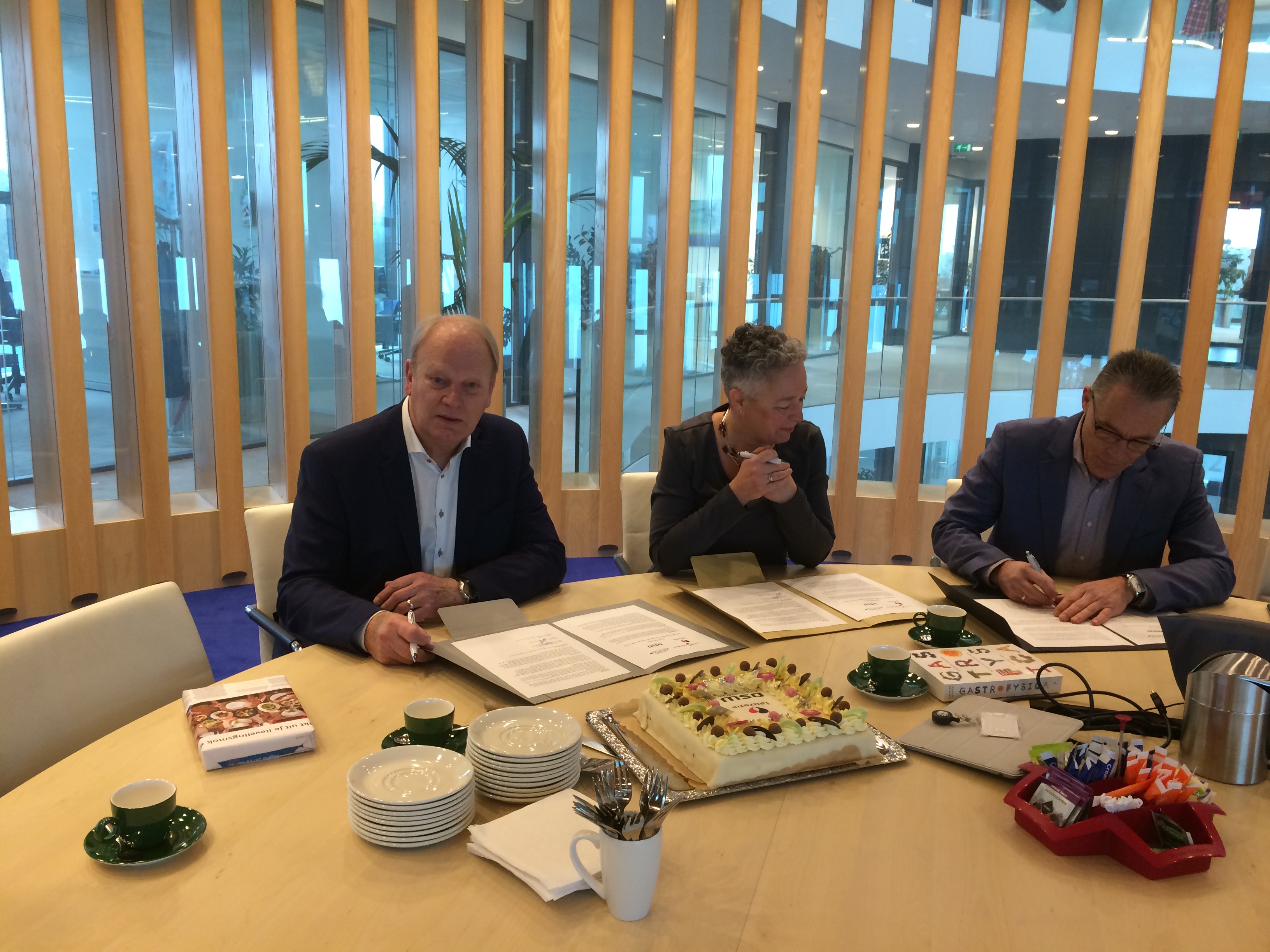 Directeur zorgkantoor DSW tekent voor toekomst woonzorglocatie  Lansingerland - Consumenten - DSW Zorgverzekeraar